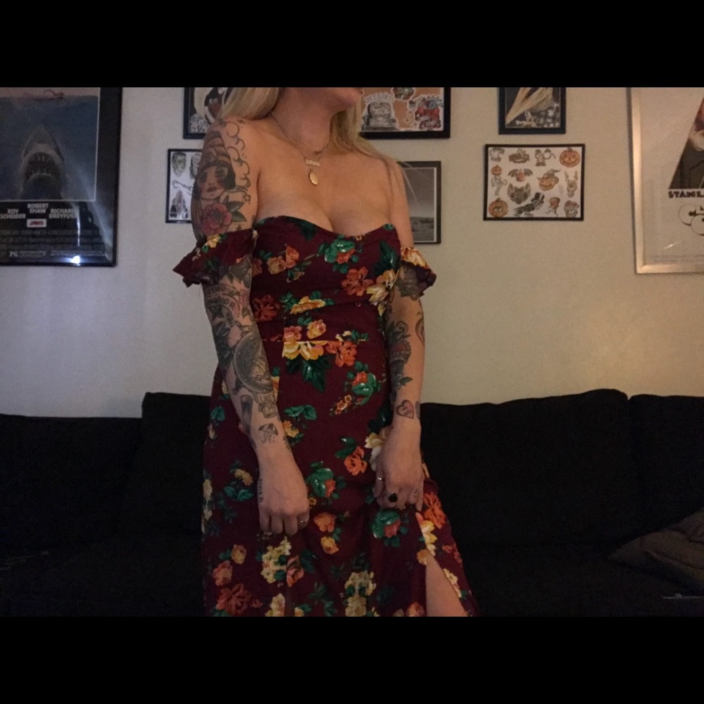 Off the shoulder floral maxi dress NWOT